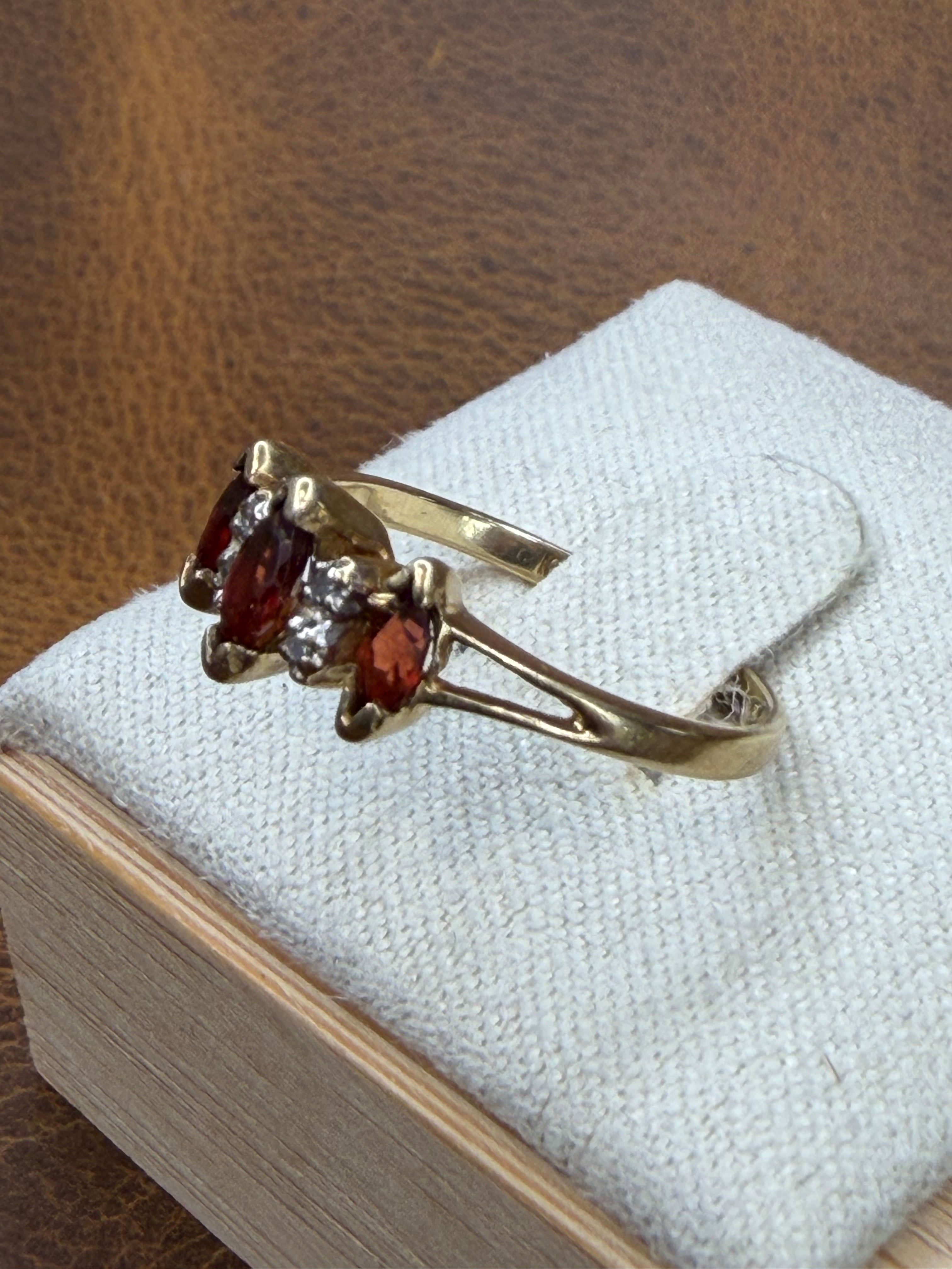 Garnet & Diamond ring