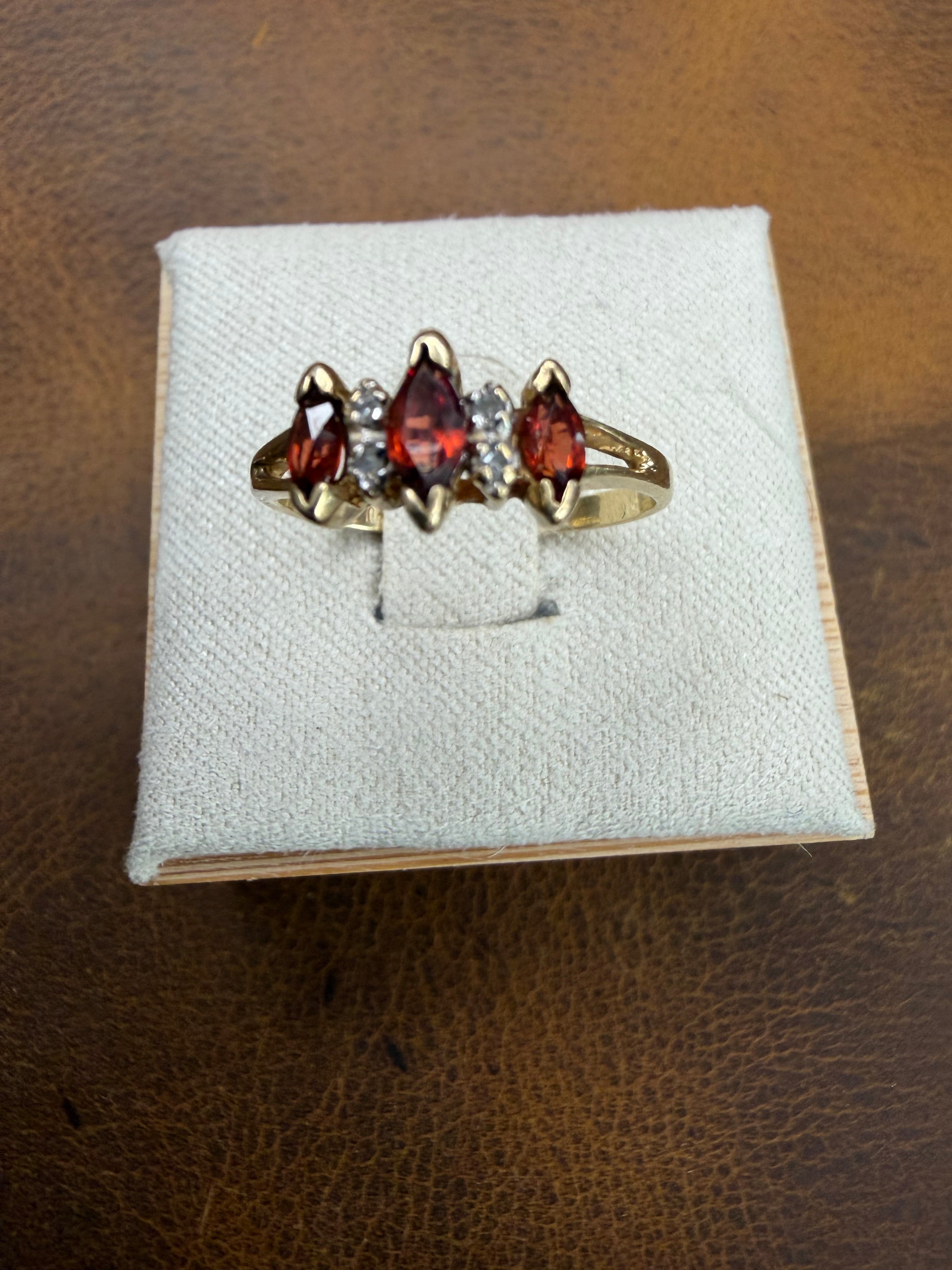 Garnet & Diamond ring